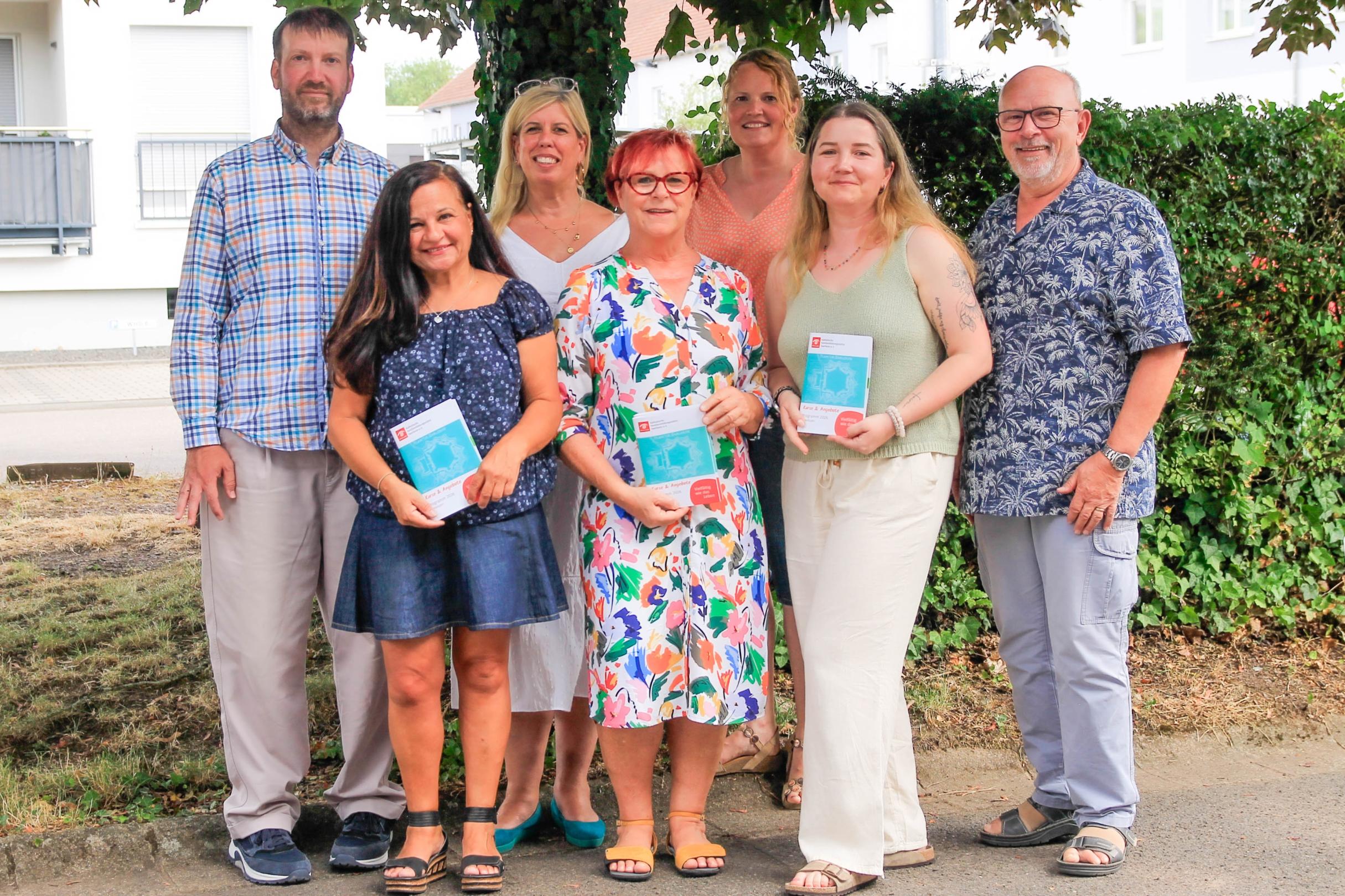 v.l.n.r.: Benedikt Achtermann, Lia Hoffmann, Conny Nicola, Beate Krasenbrink, Tanja Theobald, Isabell Riebl, Bruno Steinke